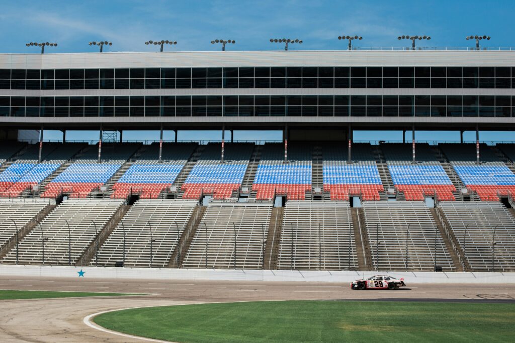 The size of the arena for people to experience the race